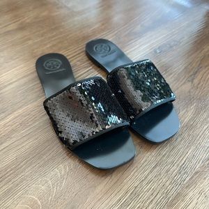 NWOT Tory Burch Carter sequin flat sandal